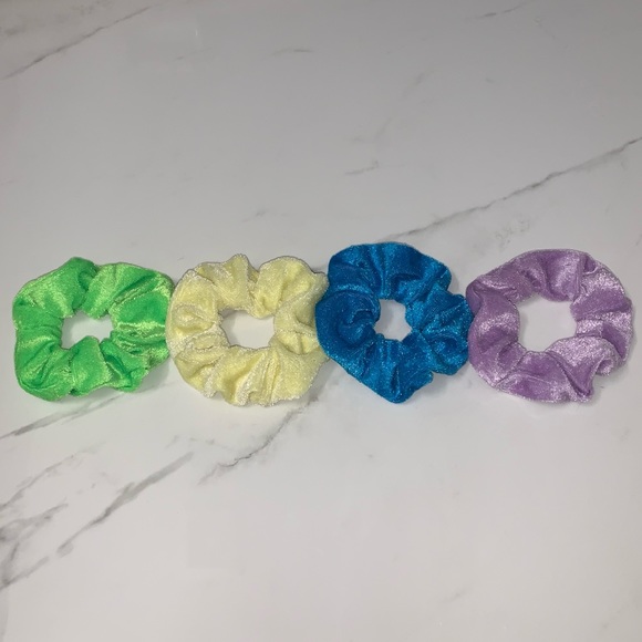✨U.O scrunchie sets - Picture 3 of 3